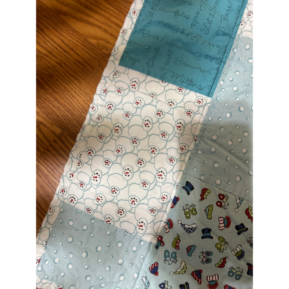 Unbranded Handmade Quilted Blanket Blue White, 35 x 43 1/2 inches, Preowned - Picture 3 of 6